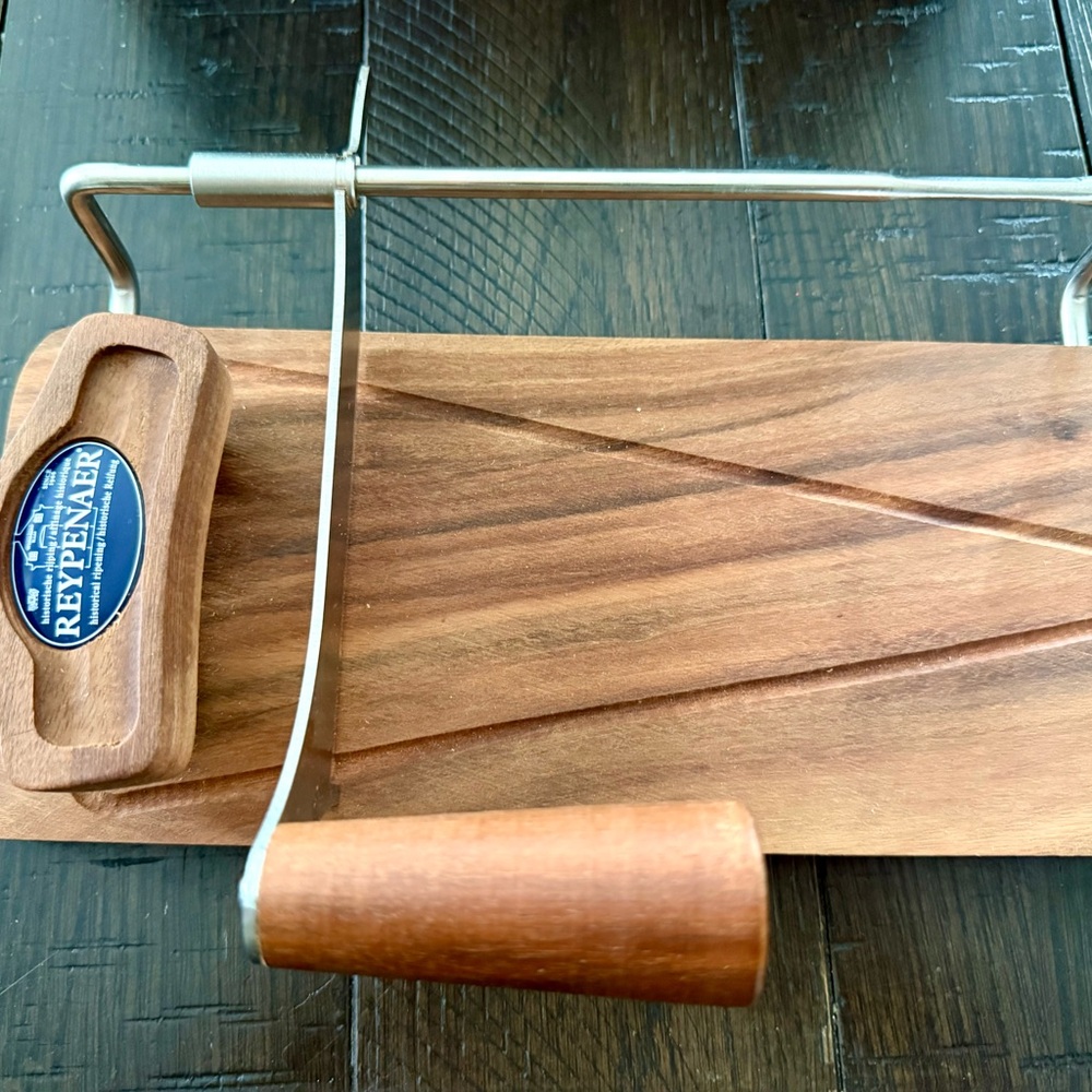 Reifenauer Cheese Slicer with Wooden Board - Picture 2 of 7